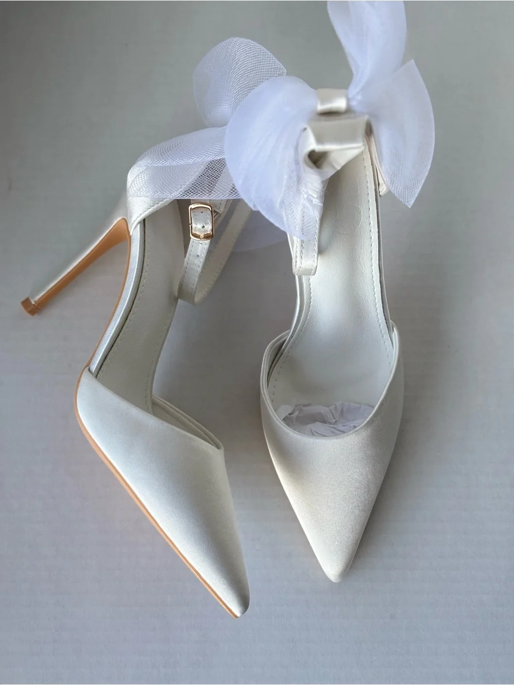 Elegant Ivory Satin Pointed-Toe Heels with Tulle Accent